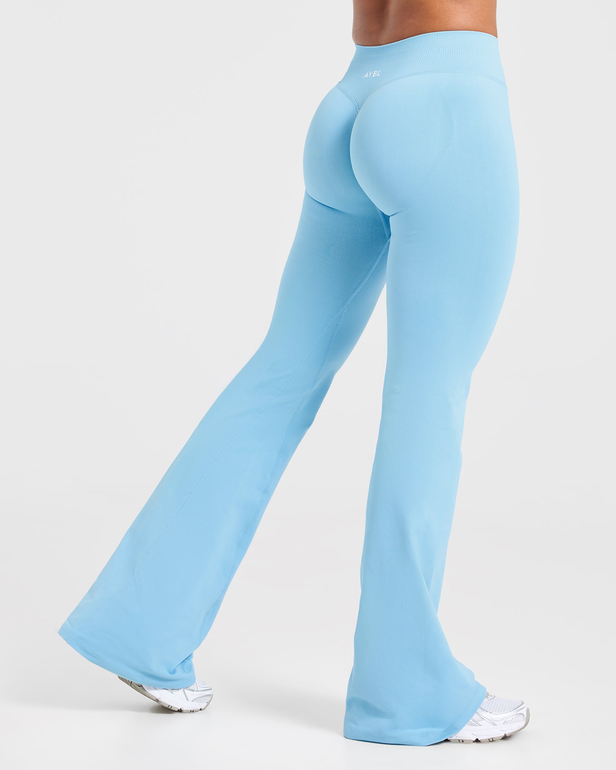 Enhance Seamless Flared Leggings - Powder Bleu