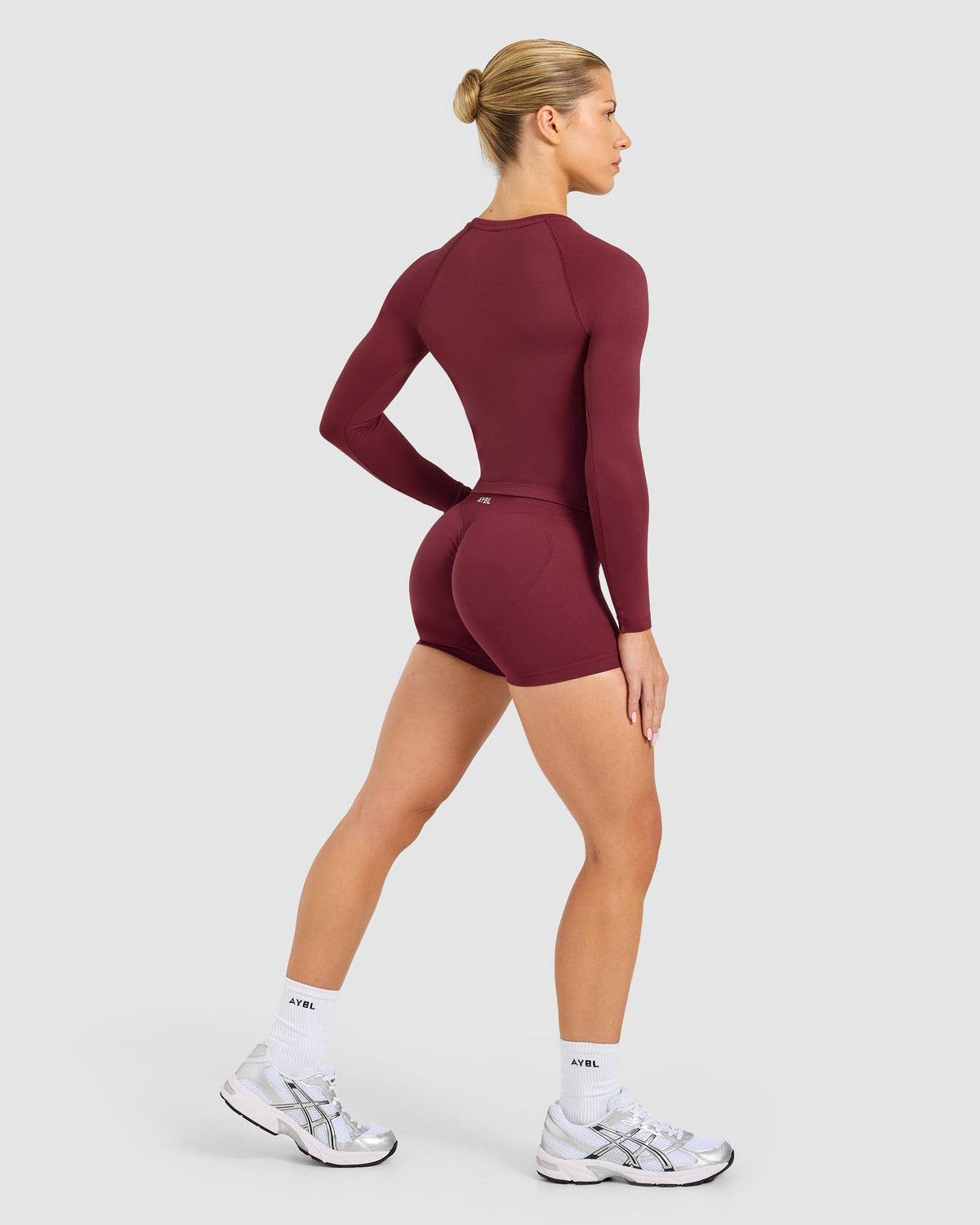 Enhance Seamless Long Sleeve Top - Mahogany Rouge