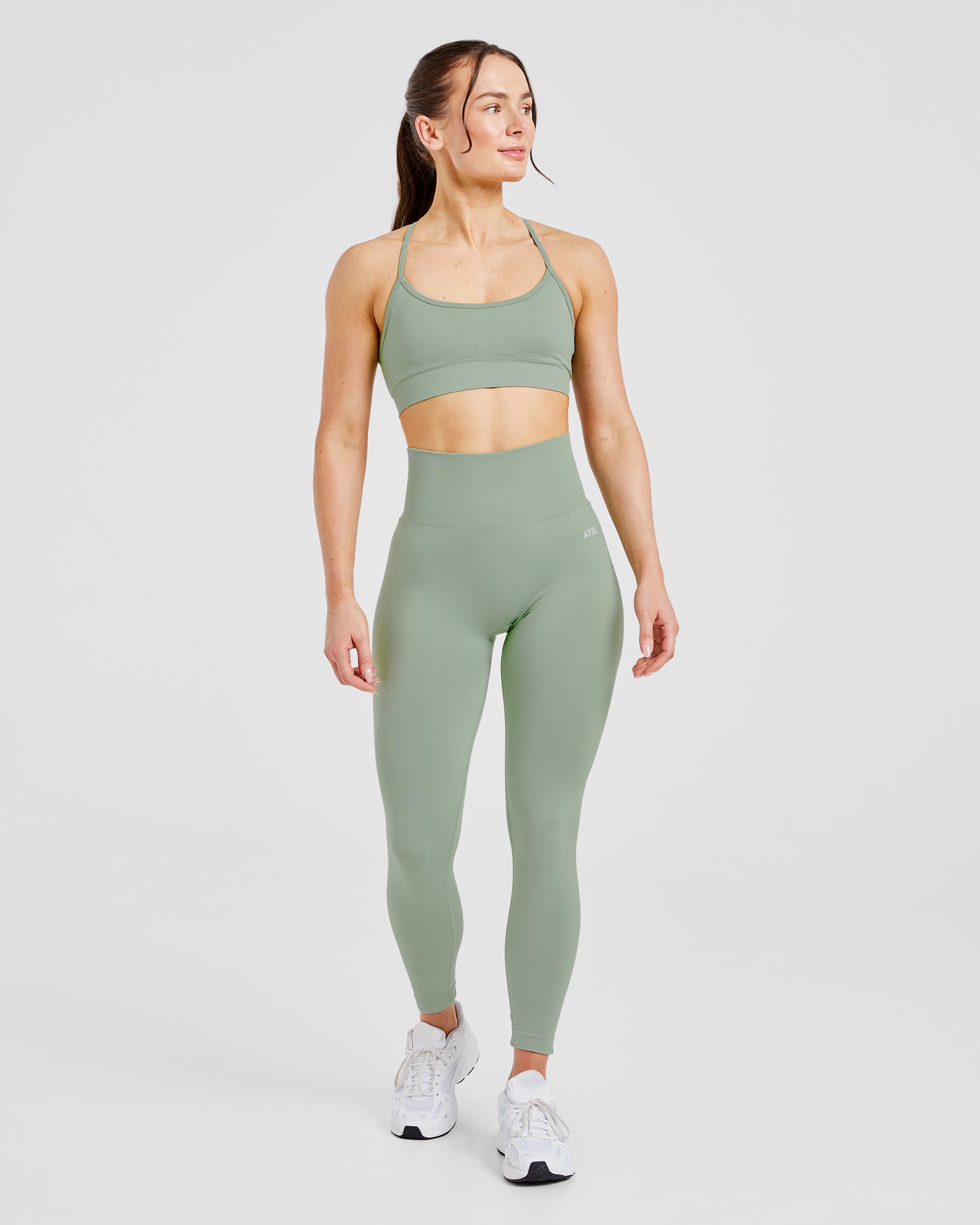 Empower Seamless Sports Bra - Grove Vert