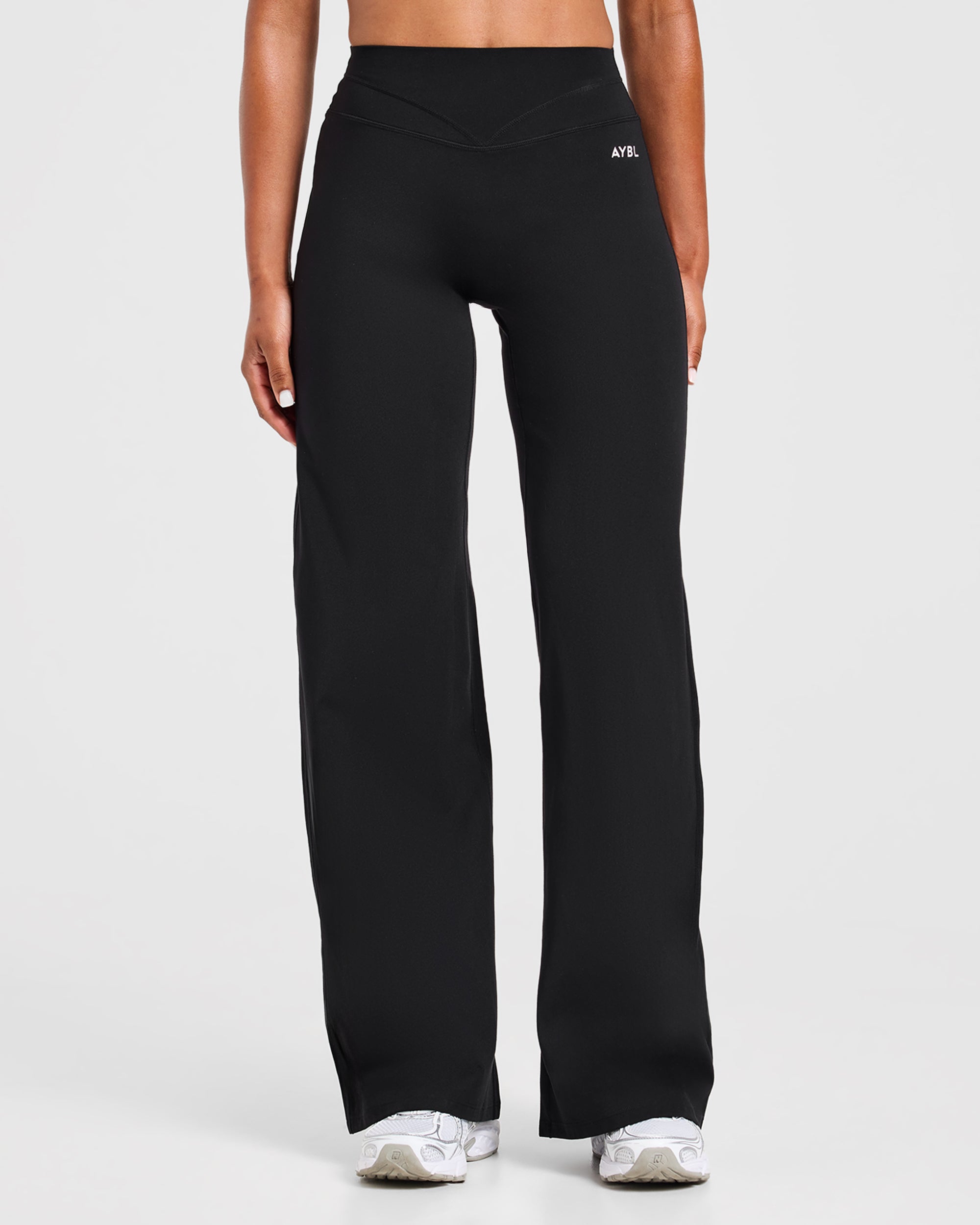 Engage Straight Leg Leggings - Noir