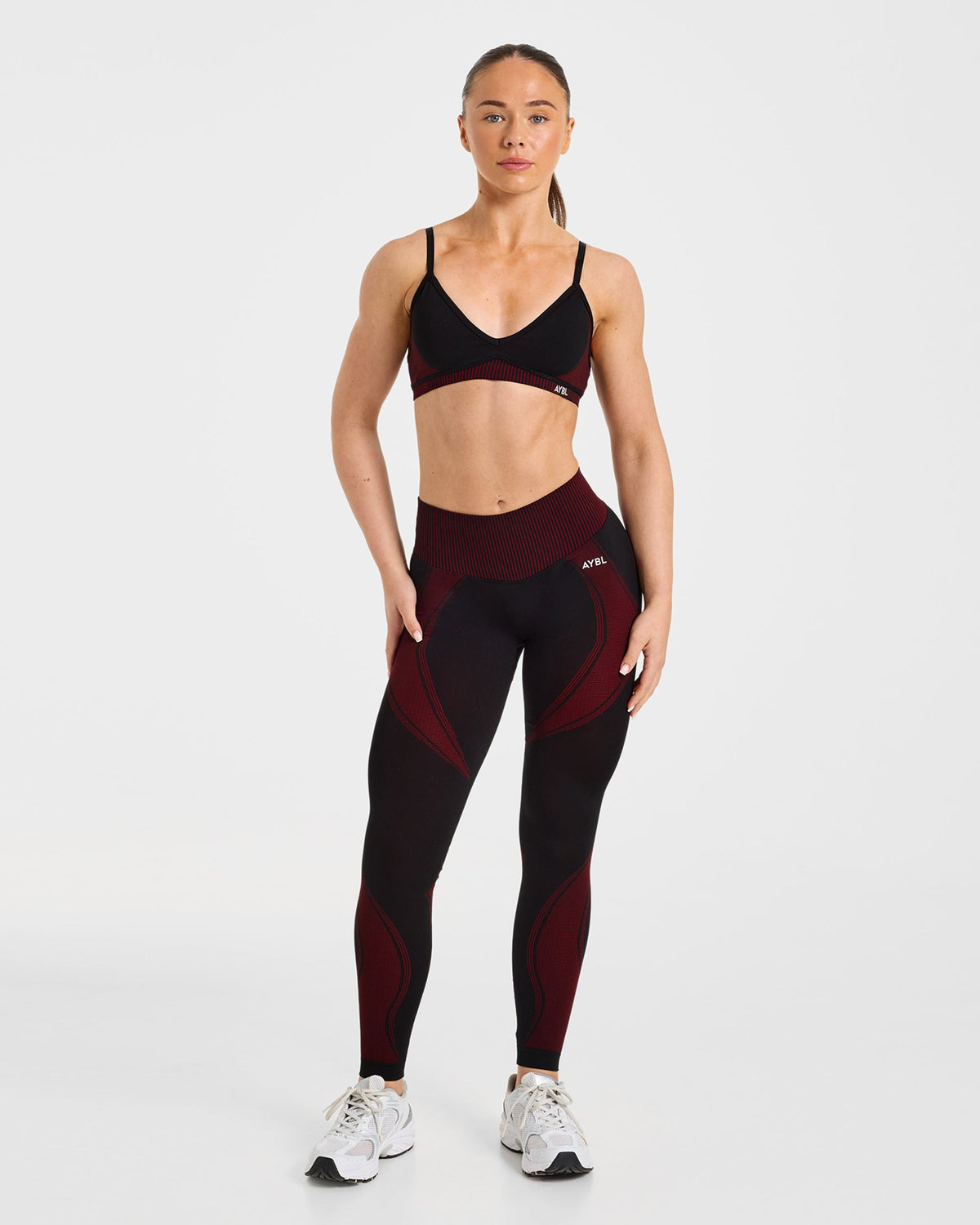 Charge Seamless Sports Bra - Noir/Rouge
