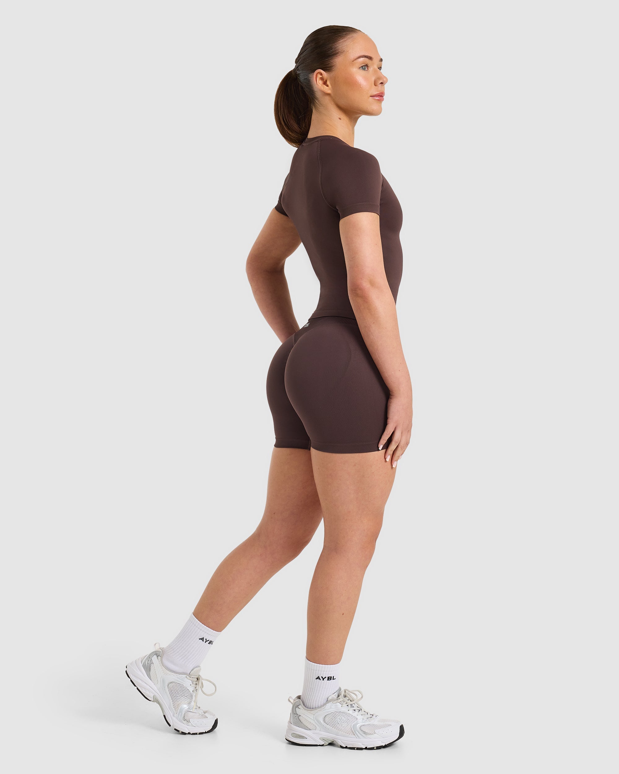 Enhance Seamless Short Sleeve Top - Cocoa Marron