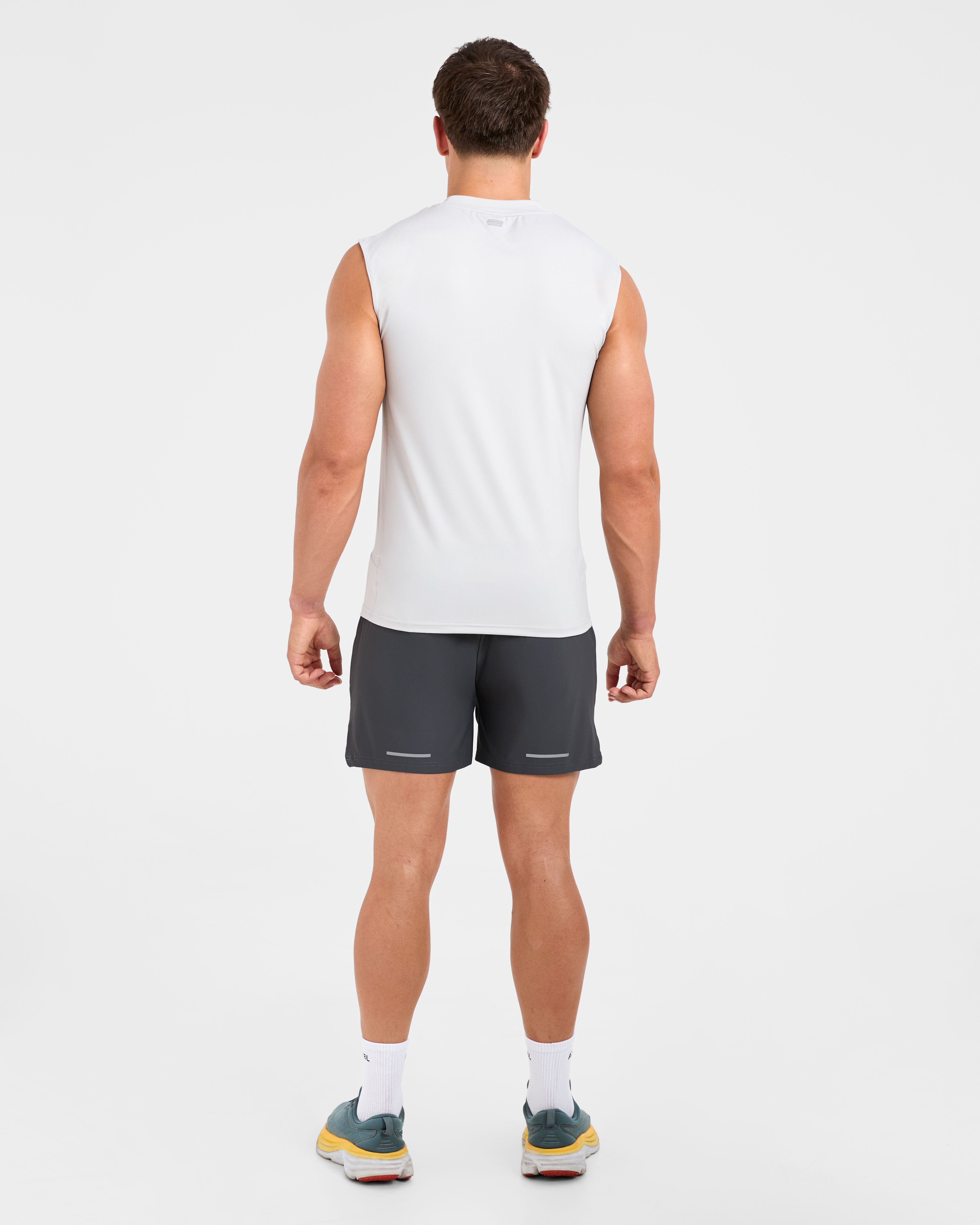 Run 5" Shorts - Hurricane Gris