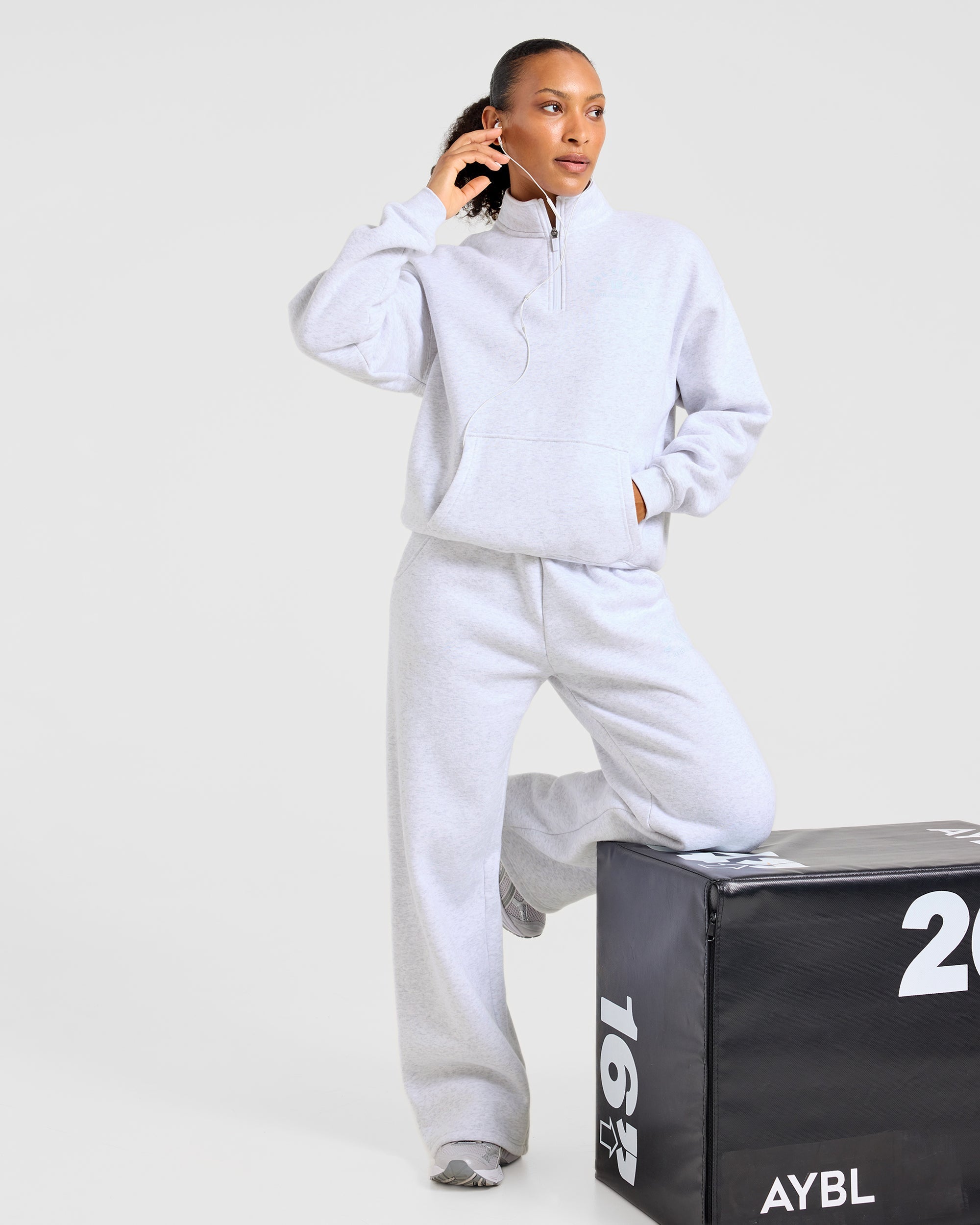 AYBL Sports 18 Oversized Straight Leg Joggers - Heather Gris
