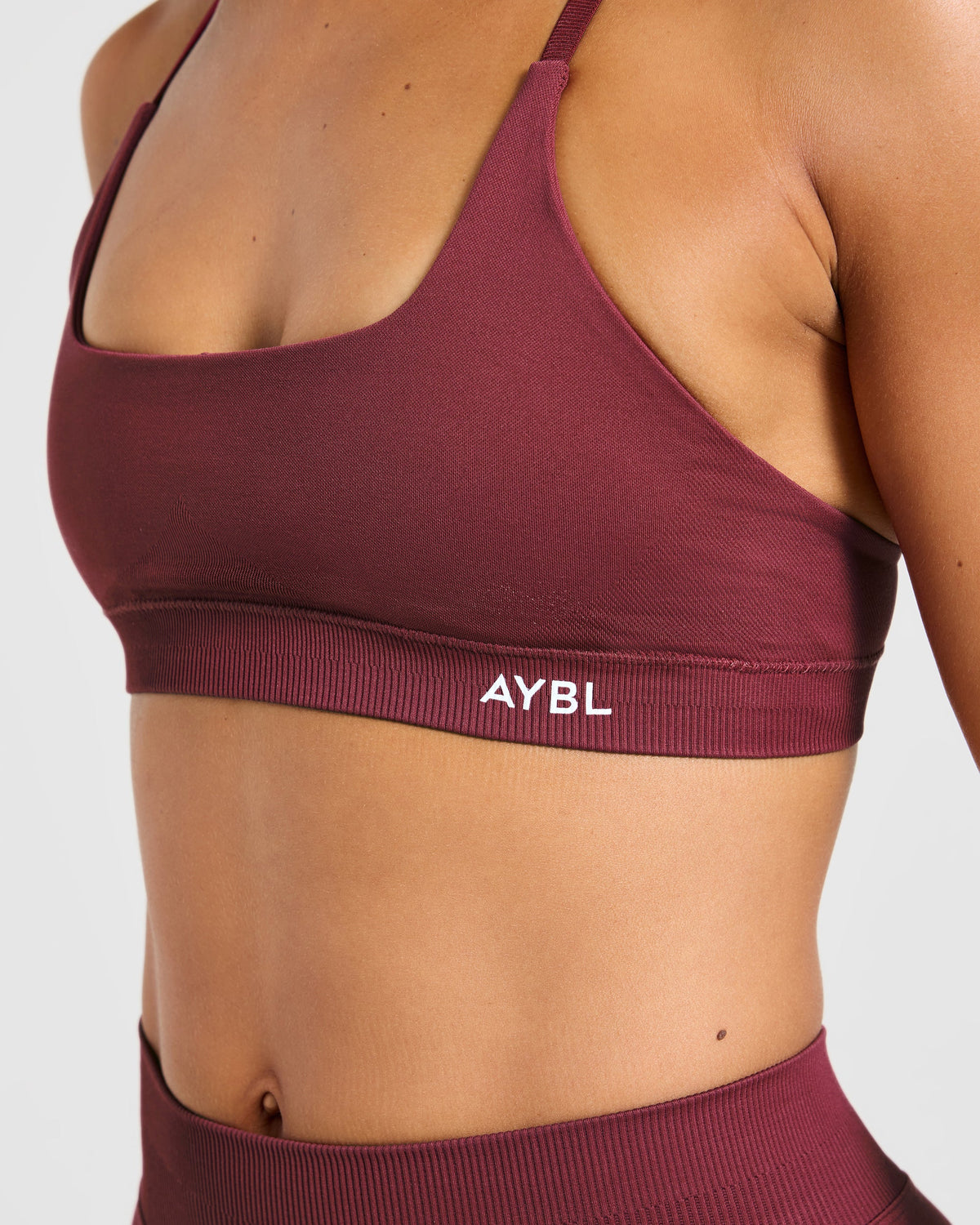 Enhance Seamless Sports Bra - Mahogany Red
