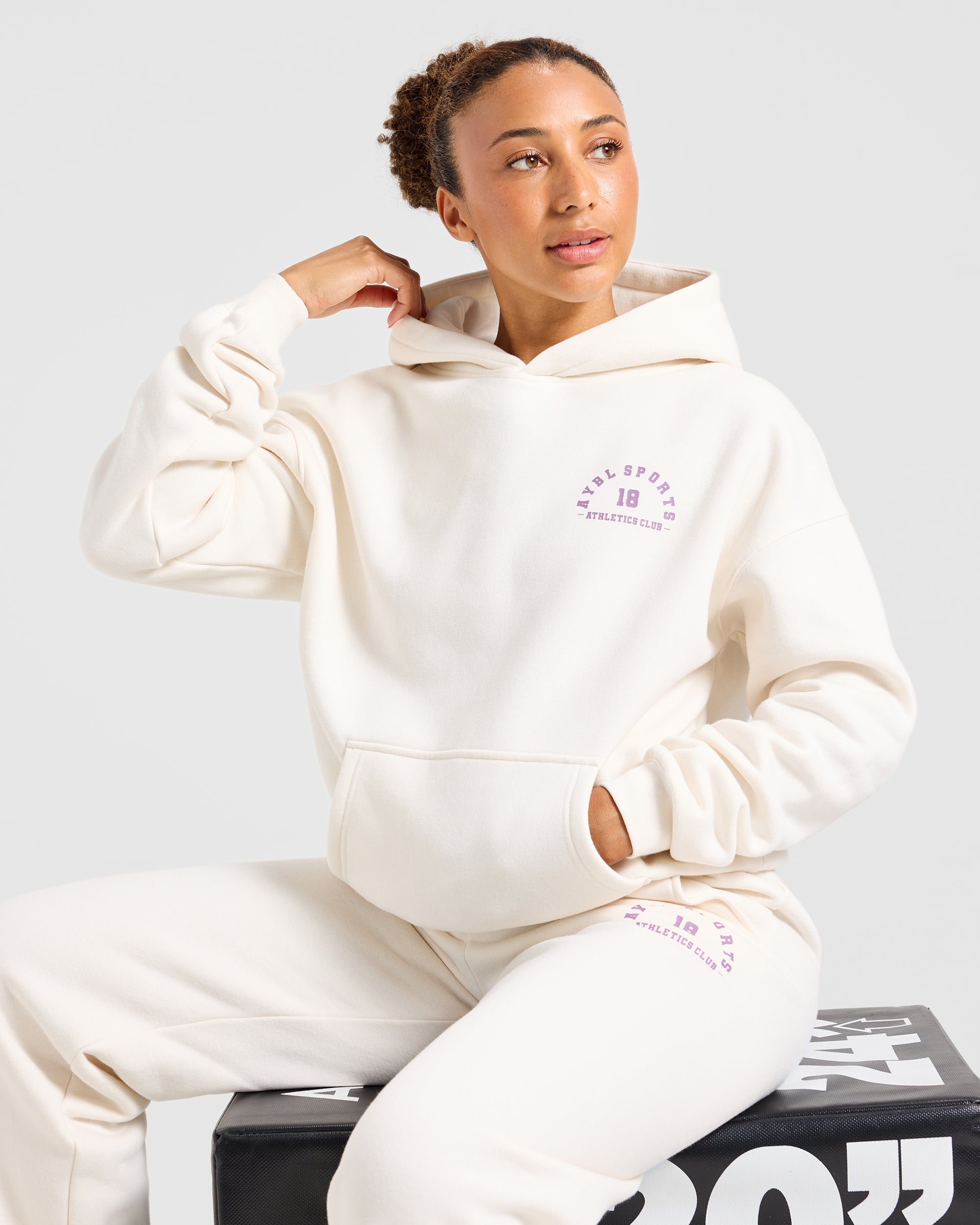 AYBL Sports 18 Oversized Hoodie - Off Blanc
