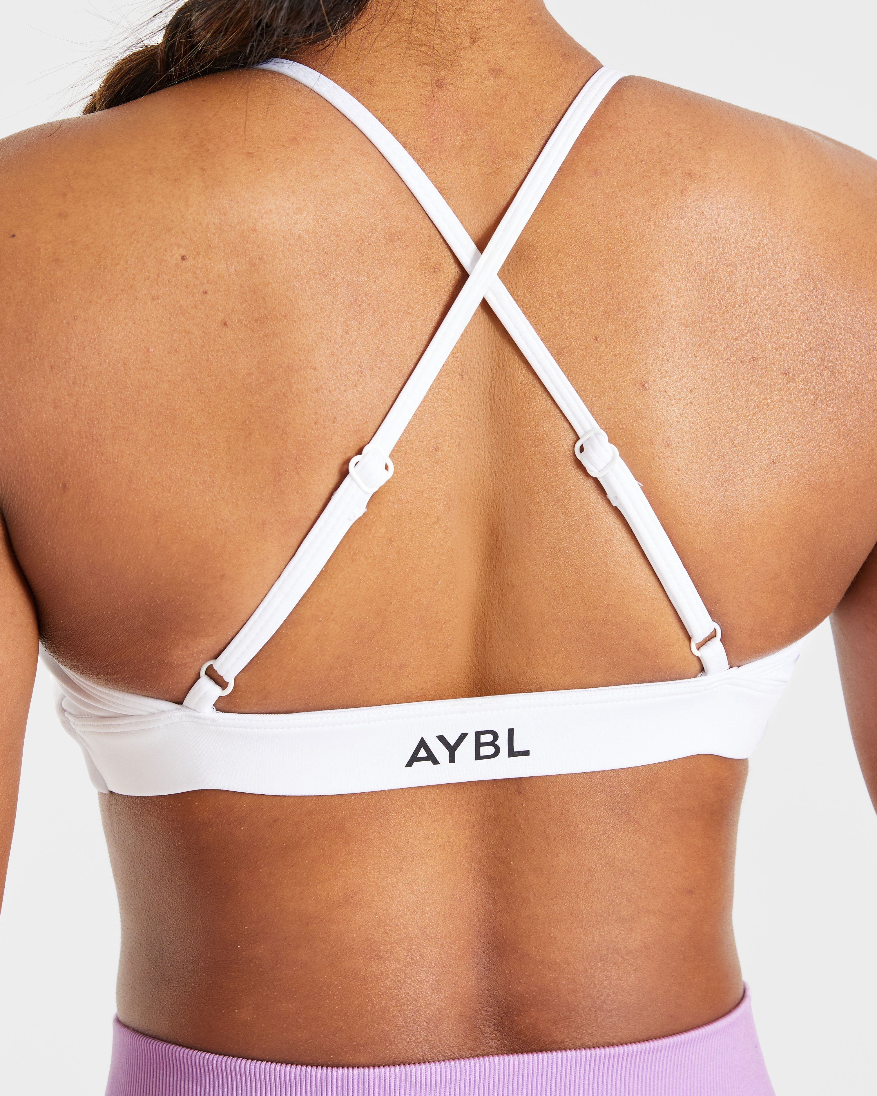 Essential Twist Crossback Sports Bra - Blanc