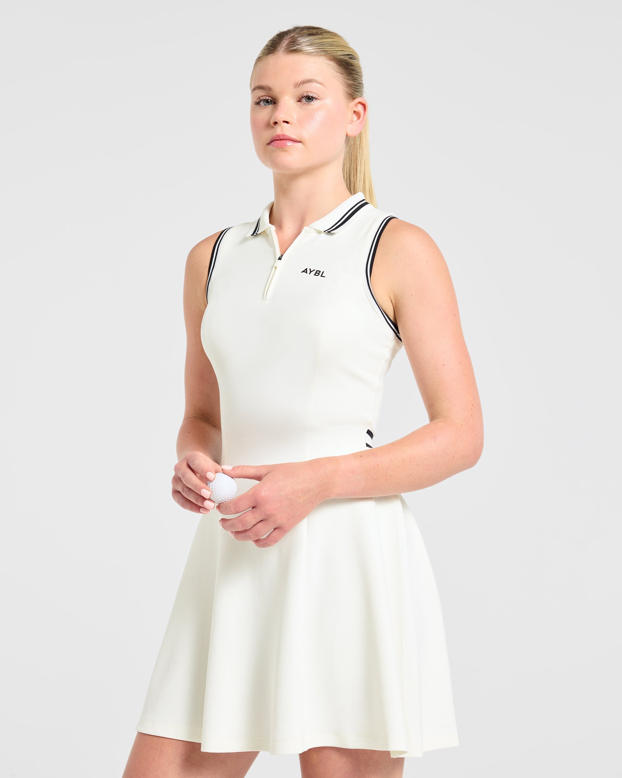 Classic Pleated Dress - Blanc