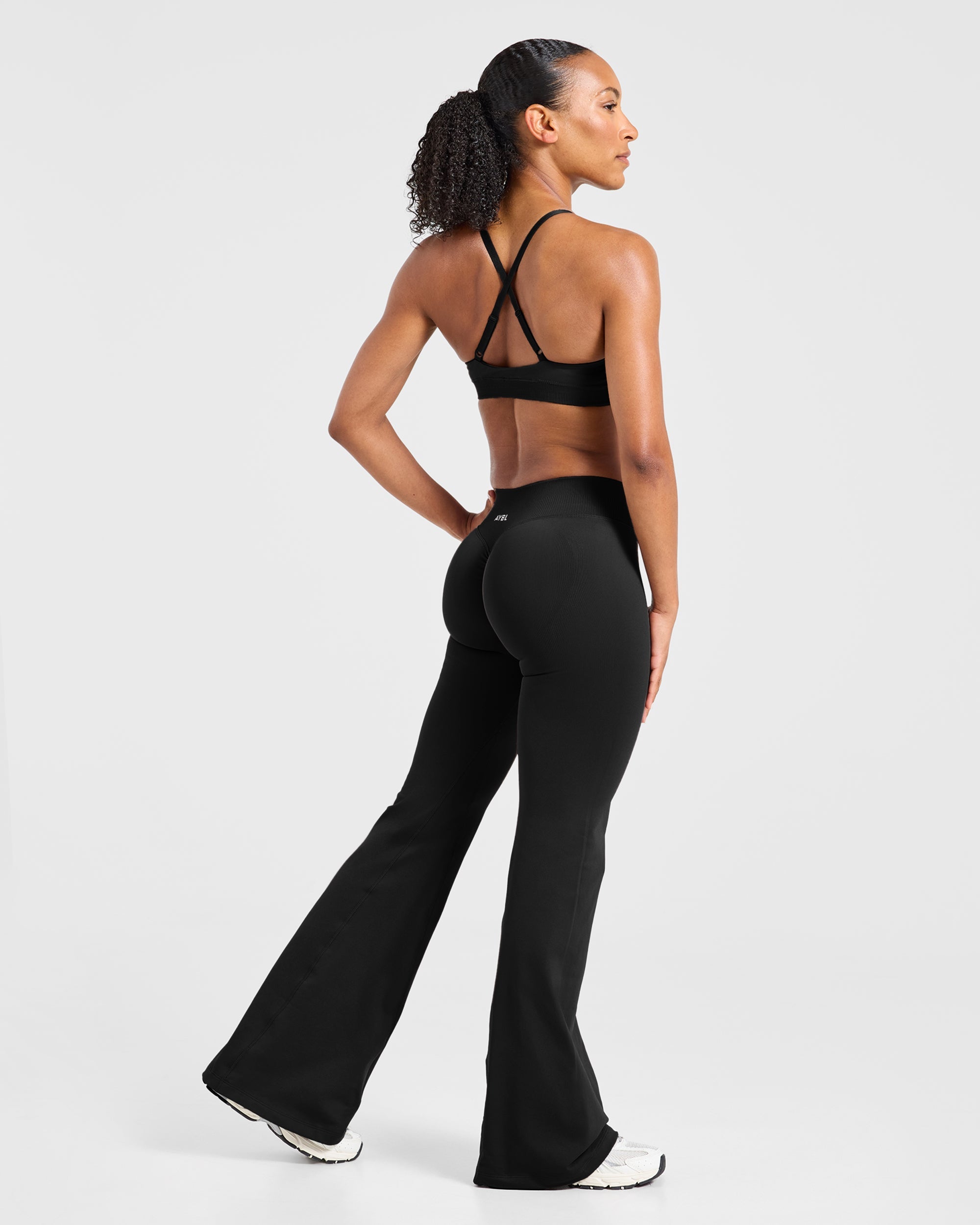 Enhance Seamless Flared Leggings - Noir