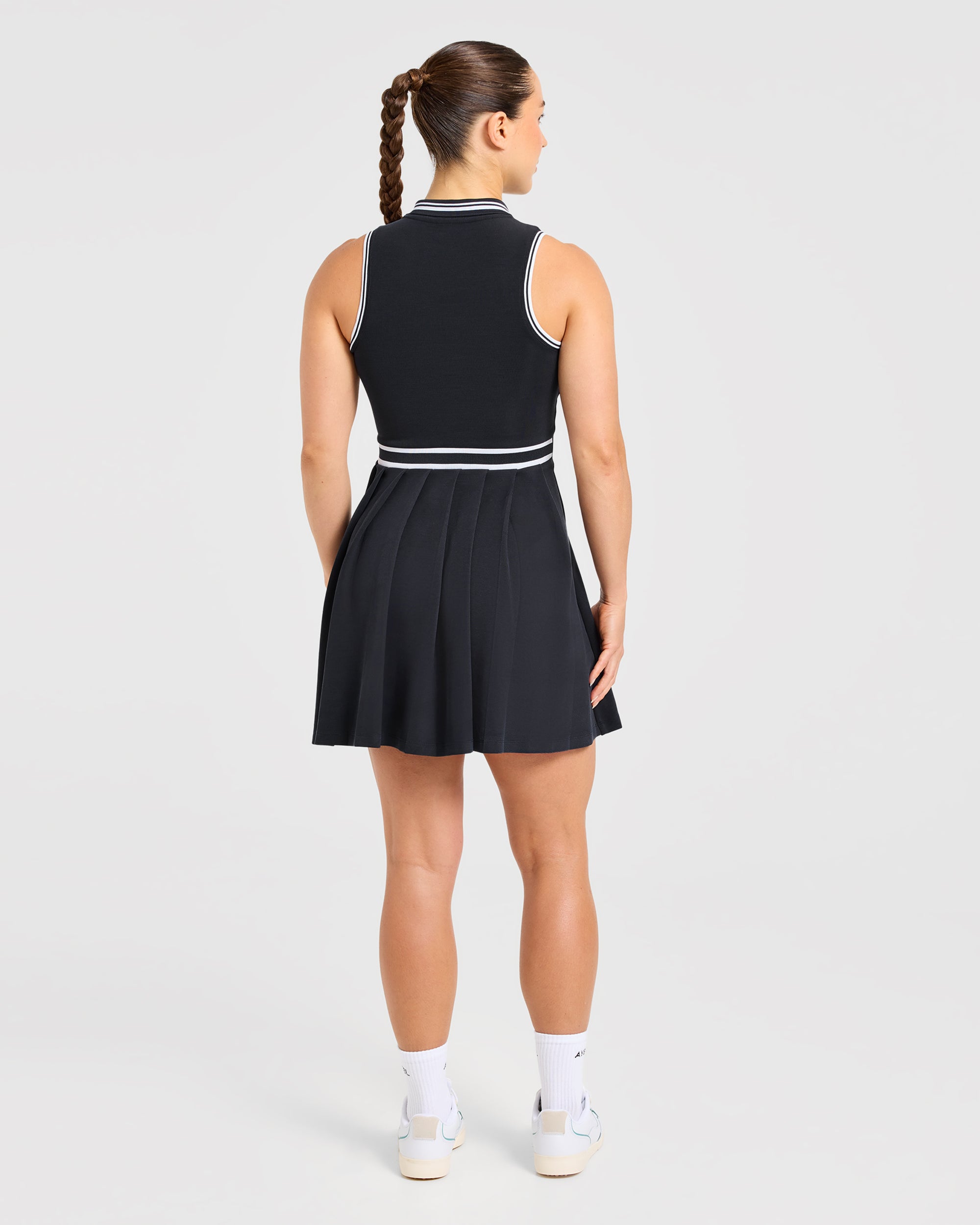 Classic Pleated Dress - Noir